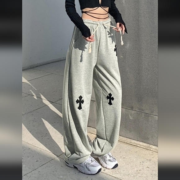 Cross Patch Baggy Sweatpants - Picture 2 of 5
